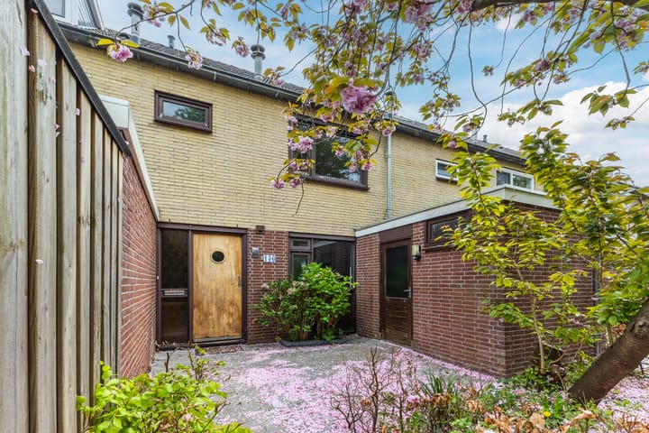 View photo of Bristolroodstraat 136