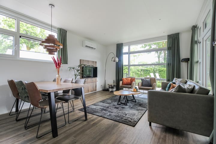 Photo 4 of Loverensestraat 11-A34