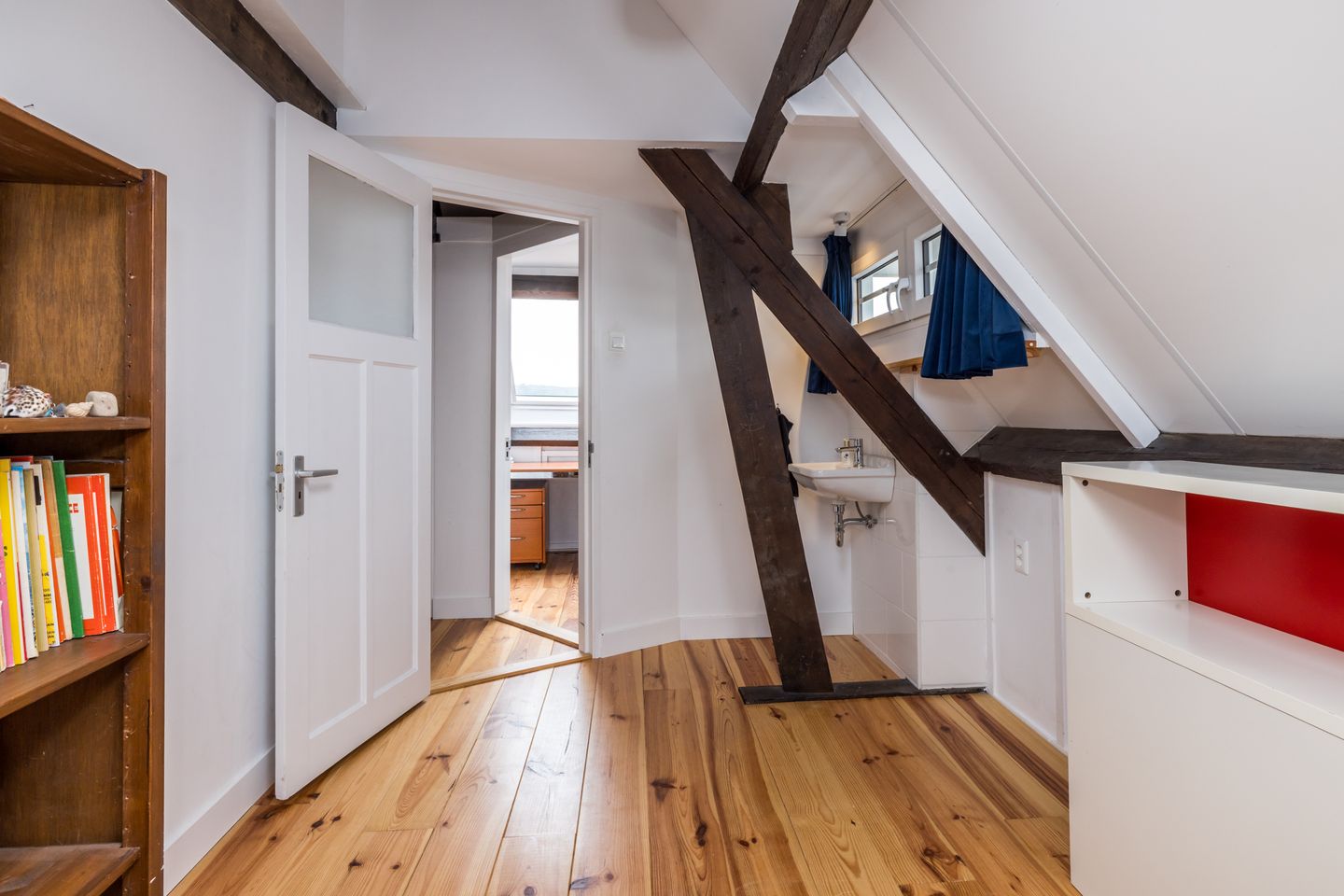 Photo 35 of Wilhelminastraat 17