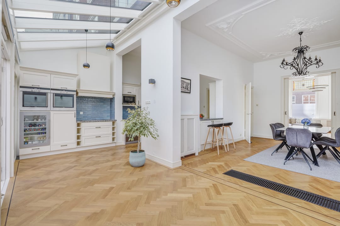 Photo 8 of Willemstraat 81