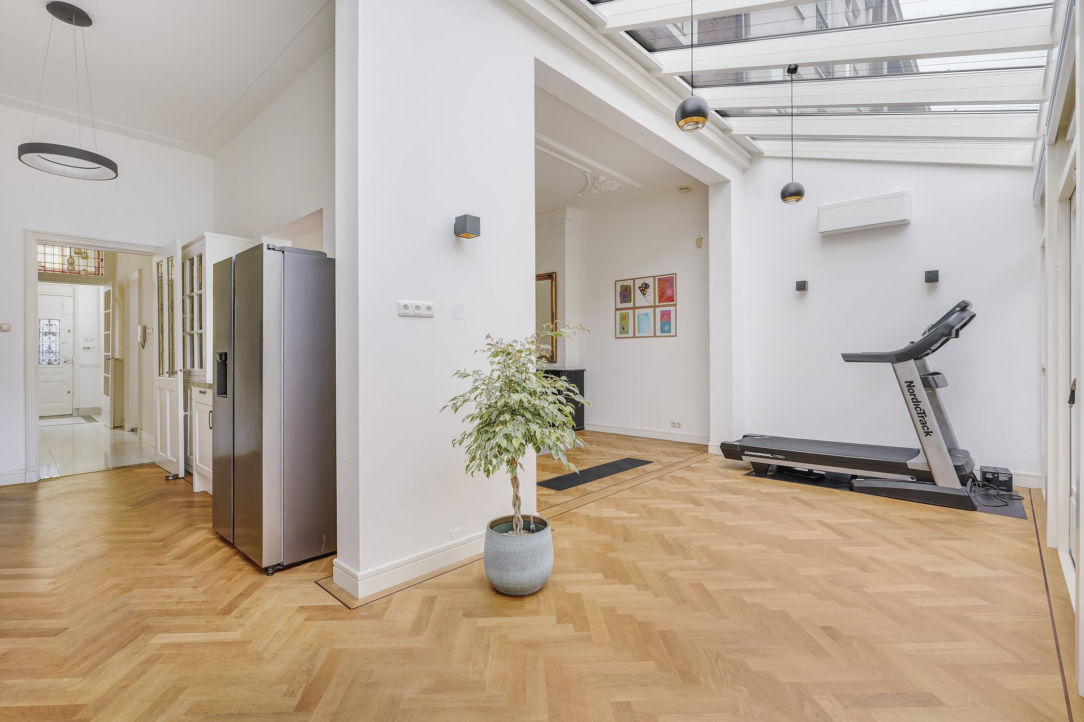 Photo 9 of Willemstraat 81