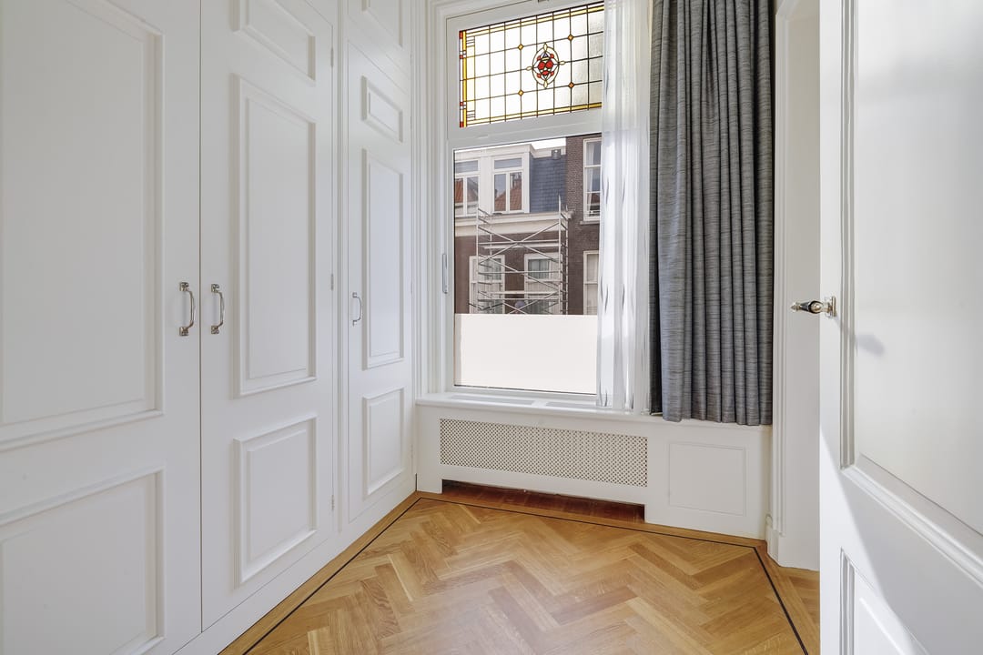 Photo 32 of Willemstraat 81