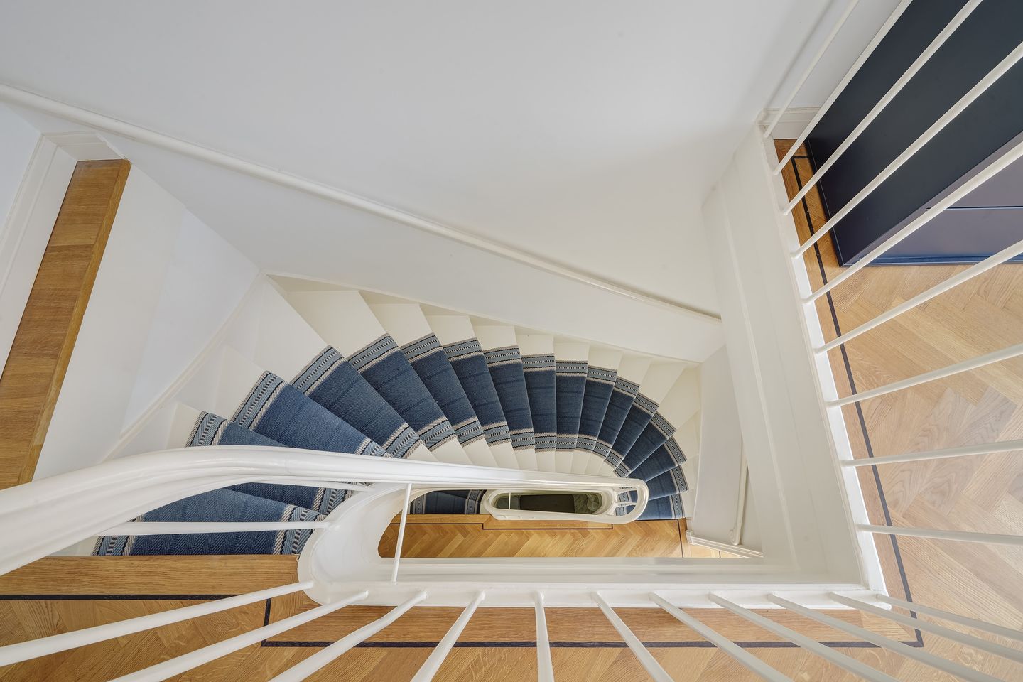 Photo 34 of Willemstraat 81