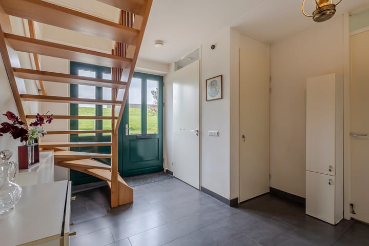 Photo 6 of Gelkenes 55