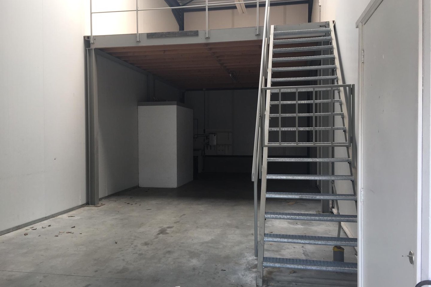 View photo 2 of Lindelaufer Gewande 30-B