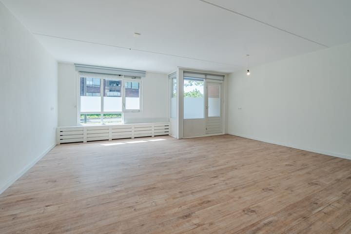 Foto 9 van Valkenierstraat 3