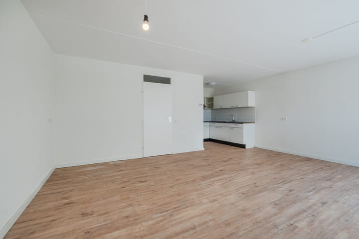 Foto 10 van Valkenierstraat 3