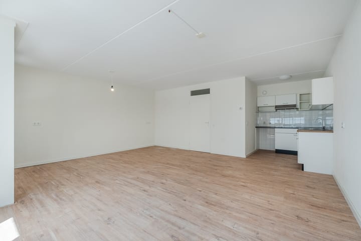 Foto 11 van Valkenierstraat 3