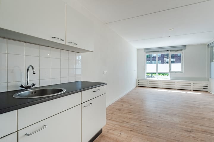 Foto 13 van Valkenierstraat 3