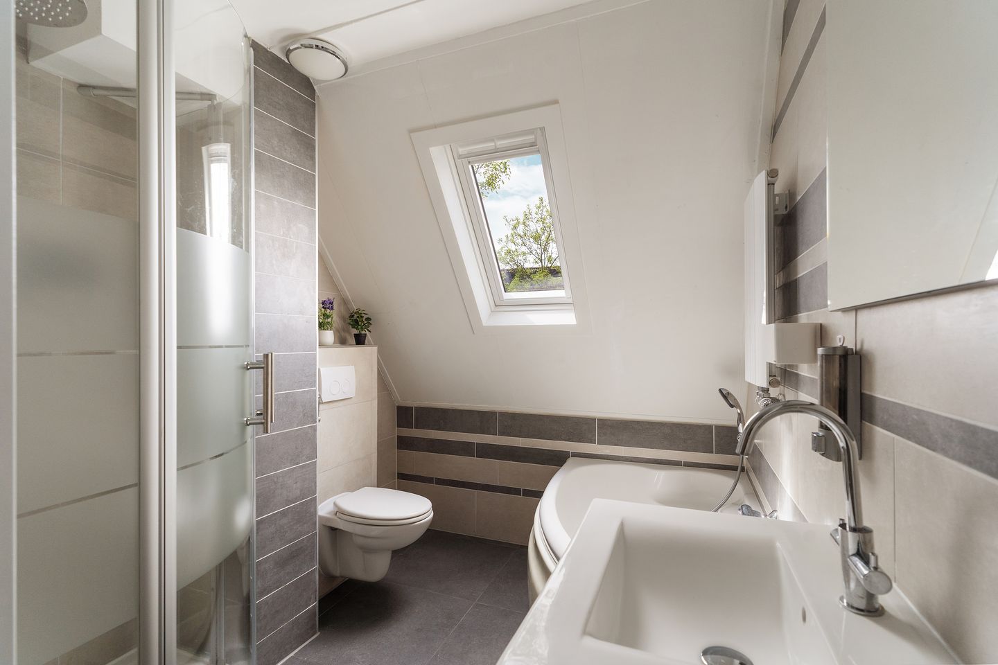 Photo 4 of Bob Marleystraat 48