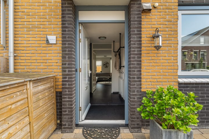 Foto 8 van Valkenierstraat 61