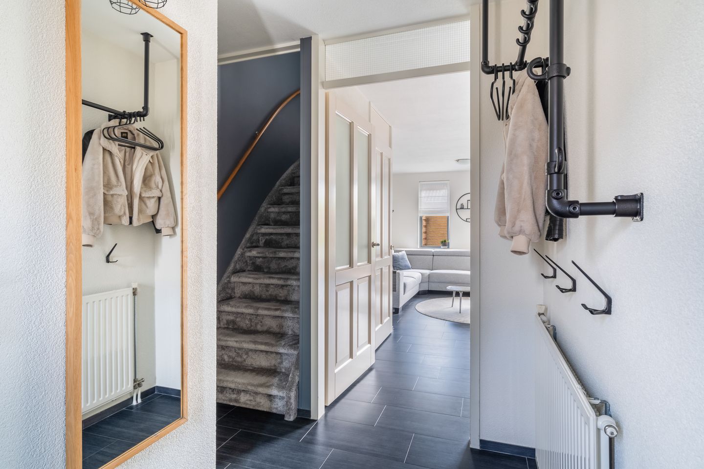 Foto 10 van Valkenierstraat 61