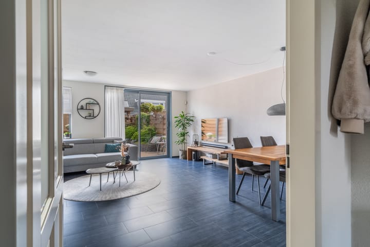 Foto 12 van Valkenierstraat 61