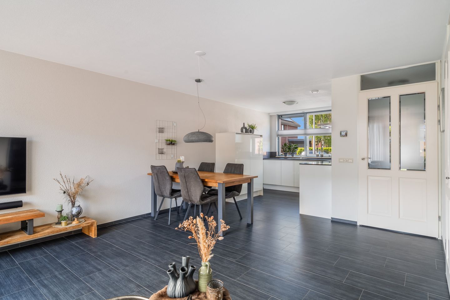 Foto 14 van Valkenierstraat 61