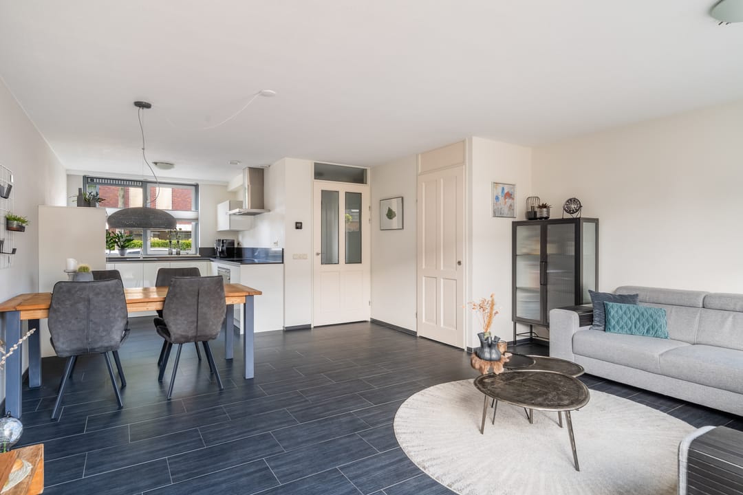 Foto 16 van Valkenierstraat 61