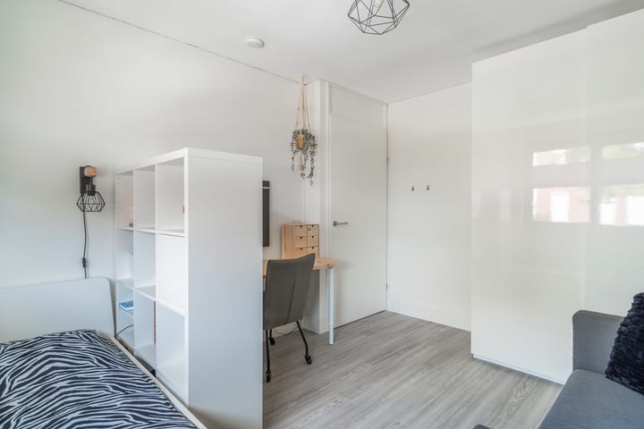 Foto 34 van Valkenierstraat 61