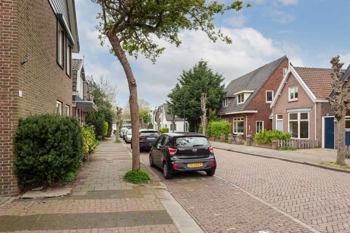 Foto 37 van Stationsweg 126