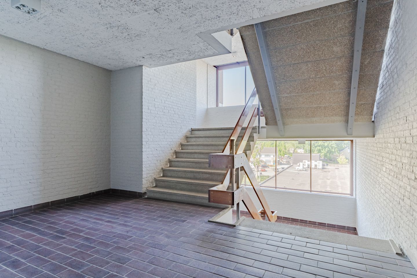 Foto 10 van Nederlandplein 13