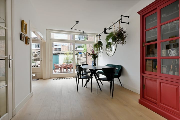 Photo 8 of Herman Modedstraat 27