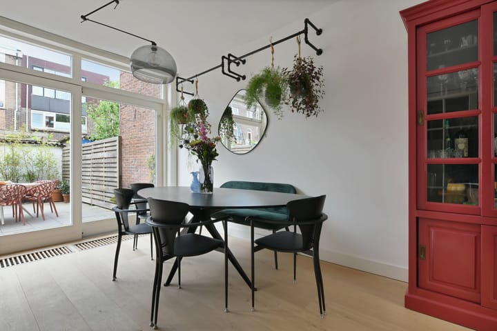 Photo 9 of Herman Modedstraat 27