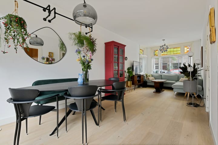 Photo 10 of Herman Modedstraat 27