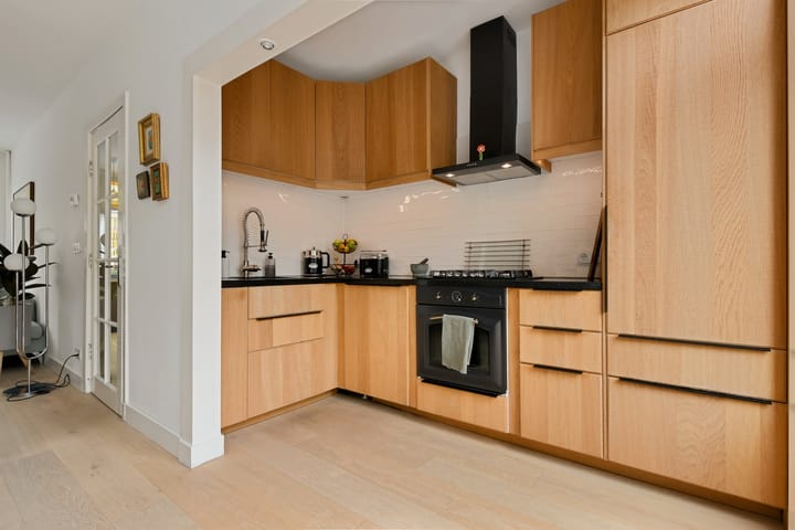 Photo 11 of Herman Modedstraat 27