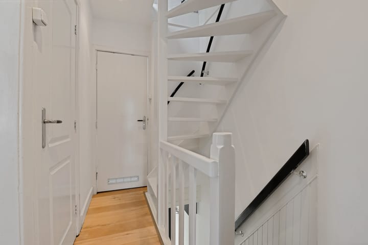 Photo 20 of Herman Modedstraat 27