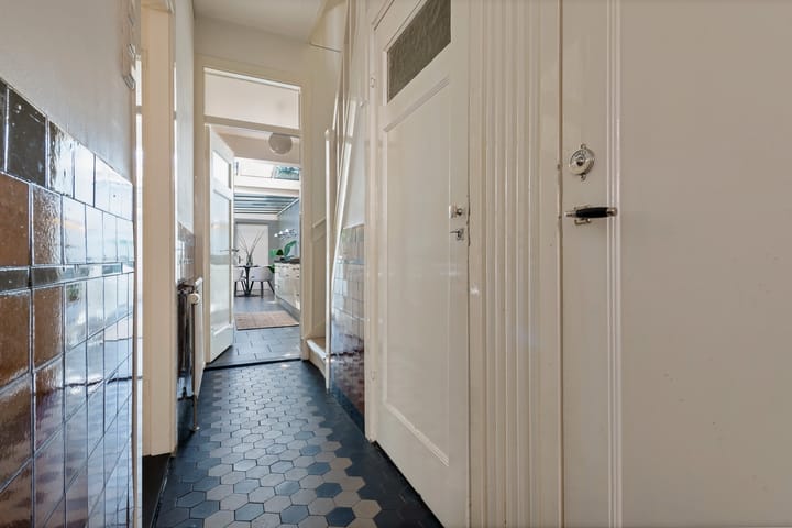 Foto 11 van Van Lidth de Jeudestraat 7