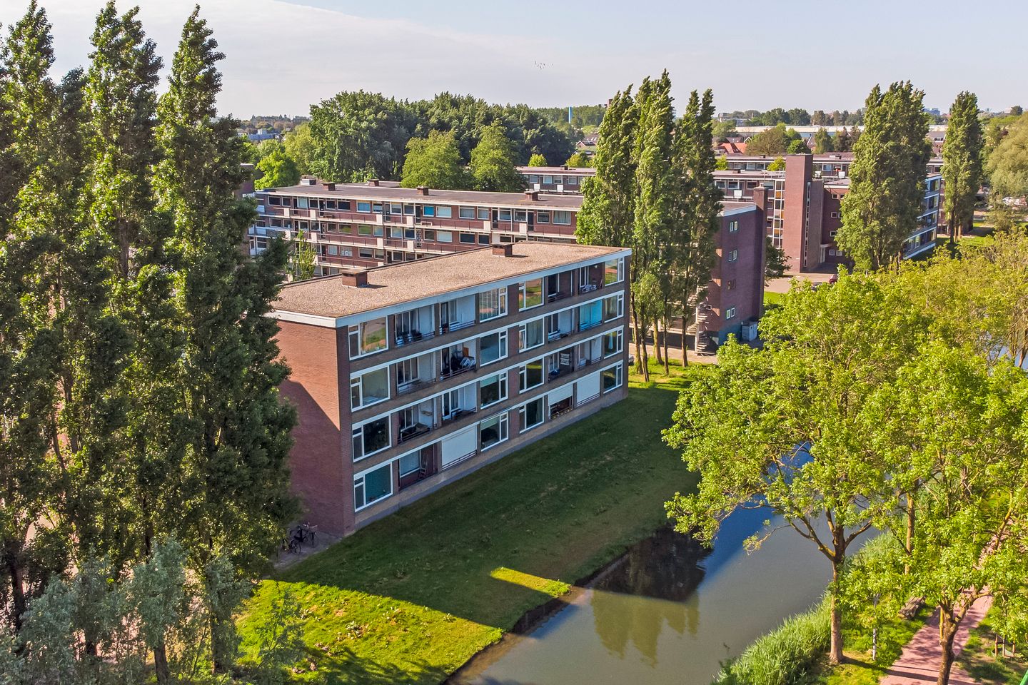 Foto 1 van Staringlaan 128