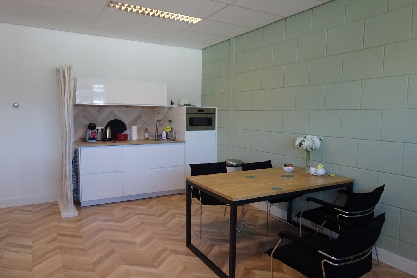 View photo 3 of Ondernemingsweg 109