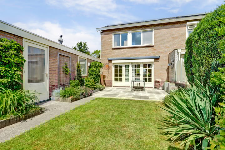 Foto 1 van Wethouder Bruensstraat 7