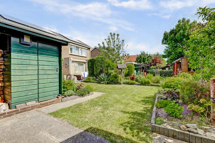 Foto 23 van Wethouder Bruensstraat 7