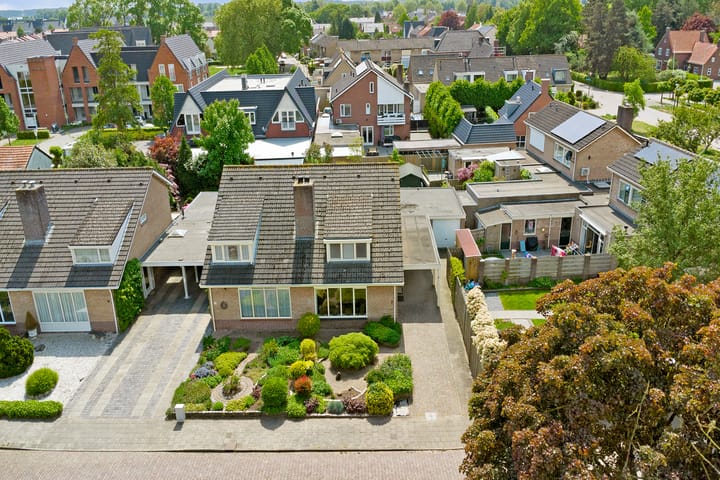 Foto 28 van Wethouder Bruensstraat 7