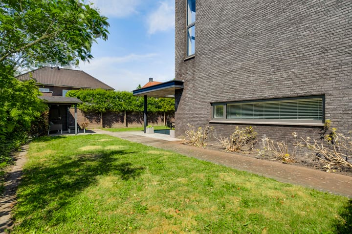 Photo 35 of Burgemeester Geurtslaan 36