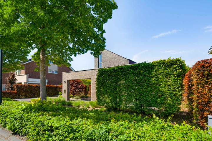 Photo 47 of Burgemeester Geurtslaan 36