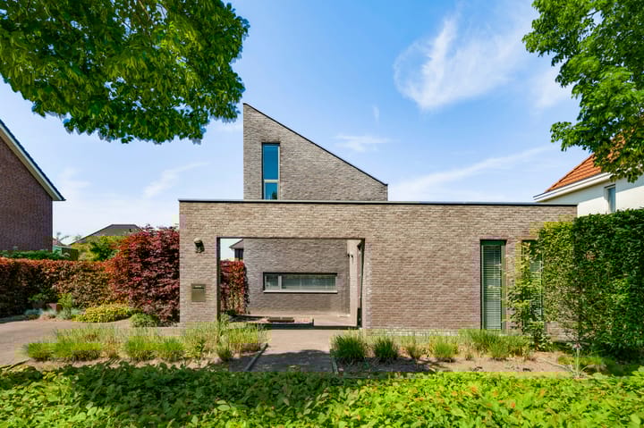 Photo 48 of Burgemeester Geurtslaan 36