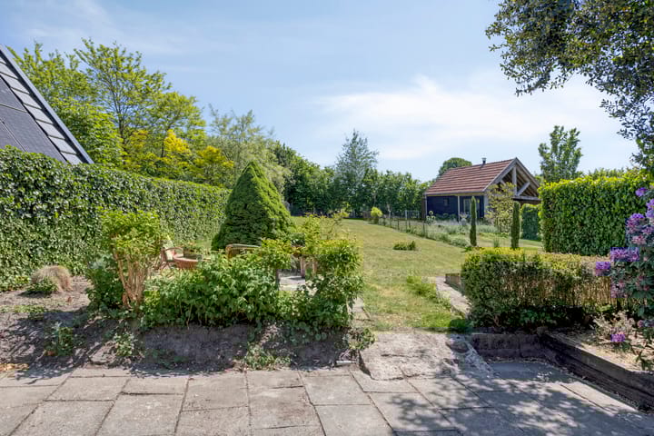 Foto 25 van Almelosestraat 49-A