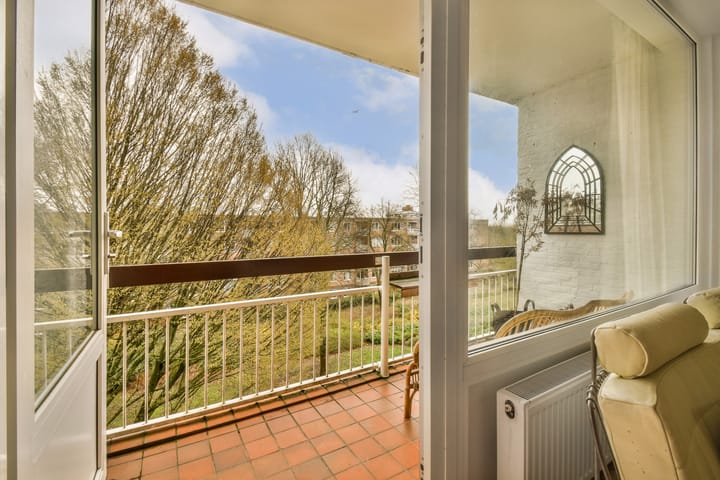 Photo 4 of Van Leijenberghlaan 391-4