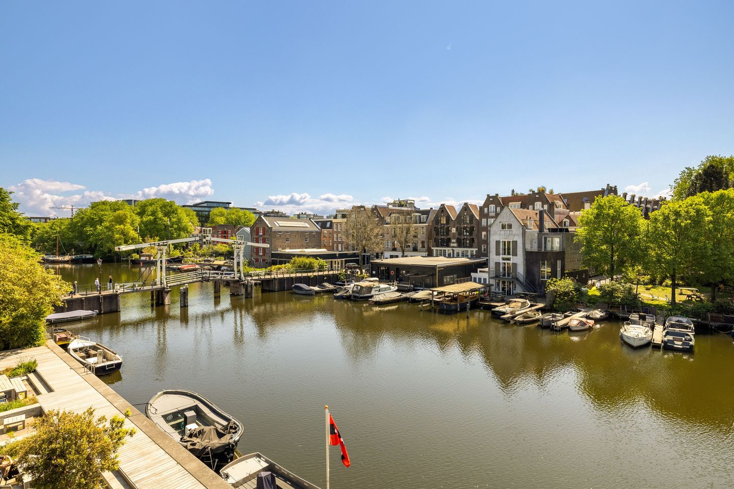 Foto 25 van Vierwindenstraat 143