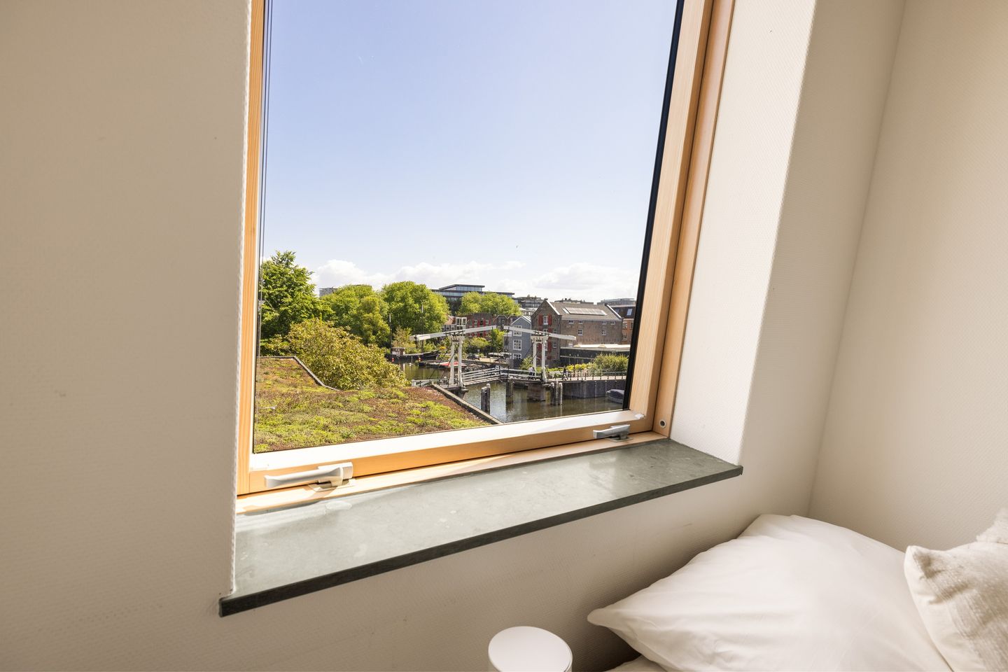 Foto 29 van Vierwindenstraat 143