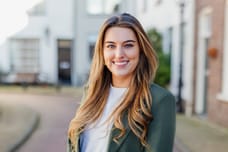 Julia van Losenoord - Commercieel Medewerker