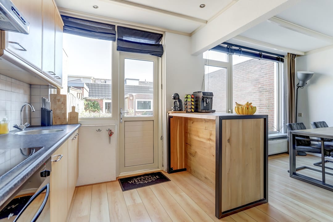 Photo 8 of van Galenstraat 9