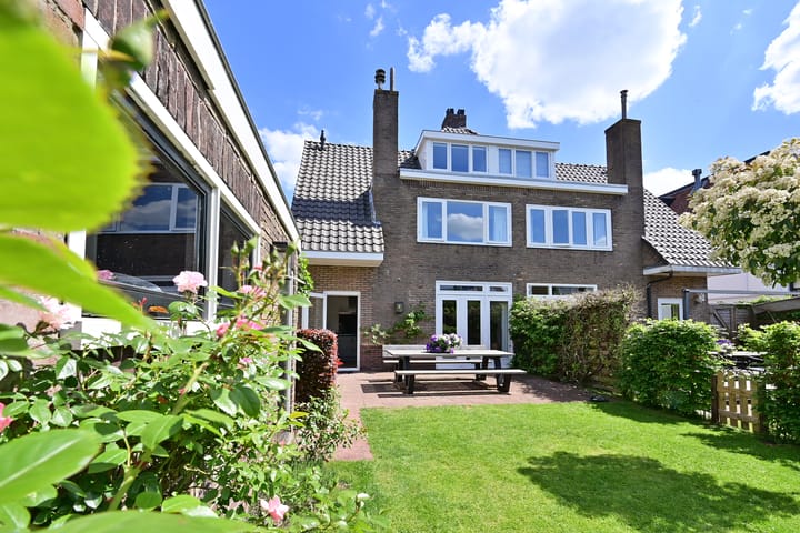 Photo 2 of Loosdrechtseweg 96