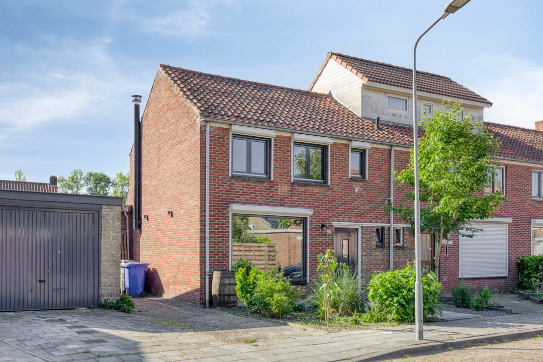 Foto 1 van Aagje Dekenstraat 23