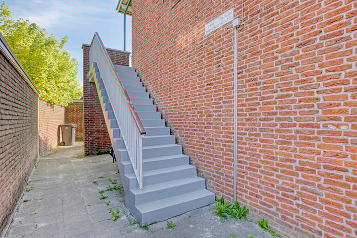 Foto 4 van Dr. Van Damstraat 182