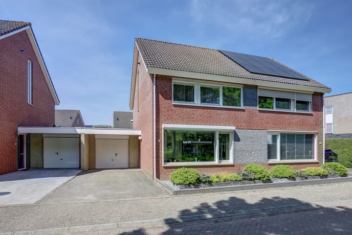 Foto 1 van Zilverschoon 9