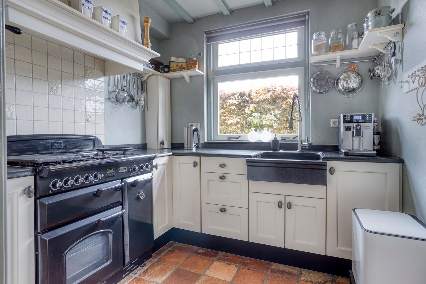 Photo 19 of Oostweg 3