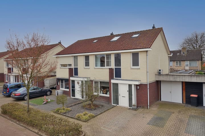 Foto 5 van Clematishof 66