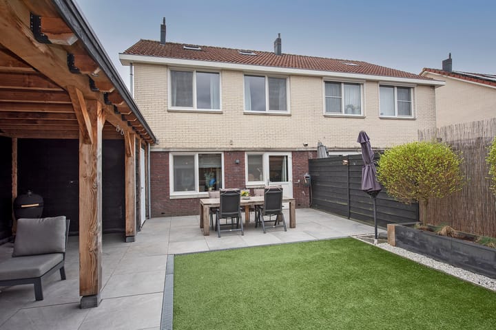 Foto 27 van Clematishof 66