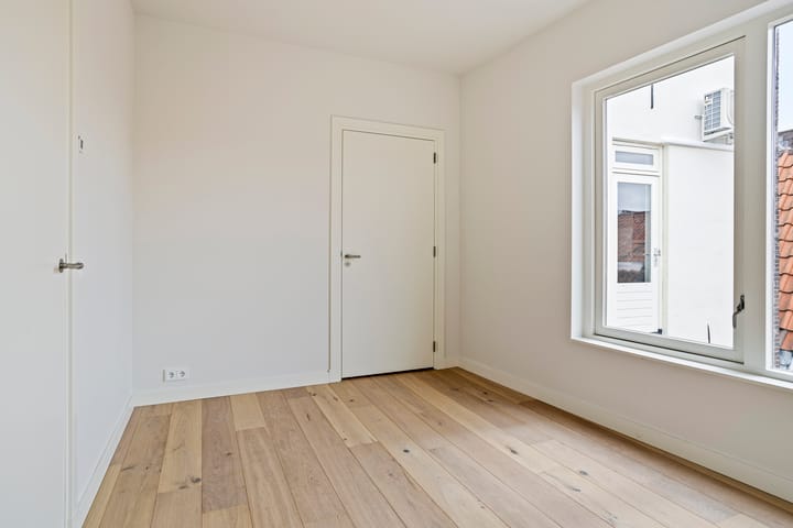 Photo 11 of Brabantse Turfmarkt 105